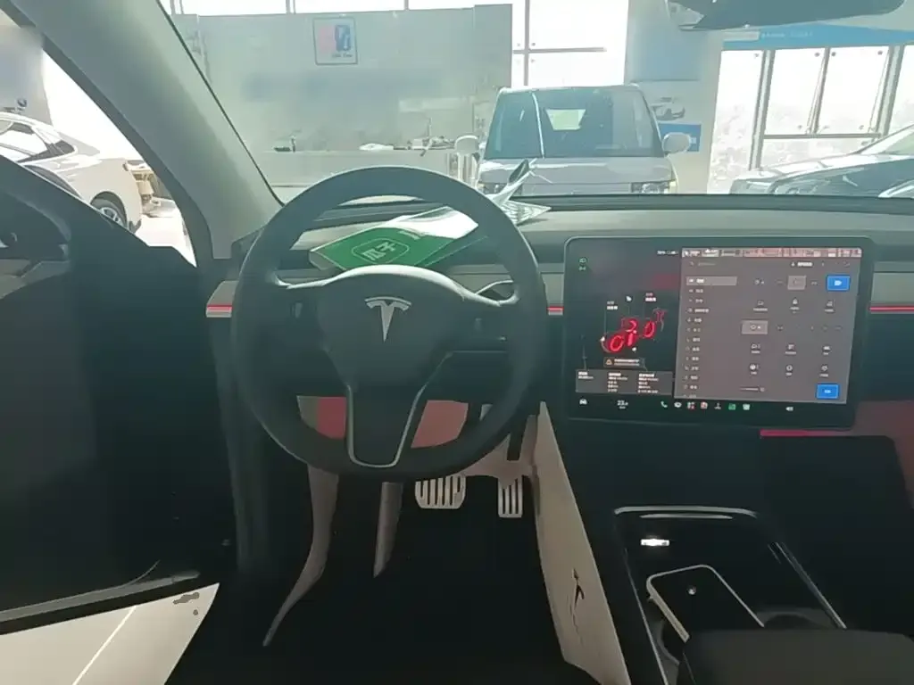 Tesla Model Y — фото 4