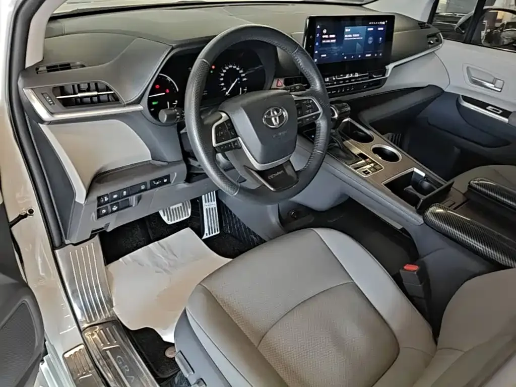 Toyota Granvia — фото 9