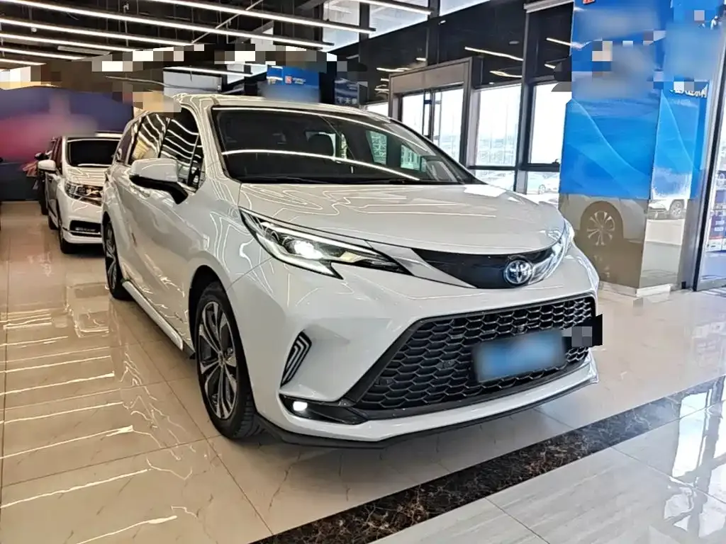Toyota Granvia — фото 4