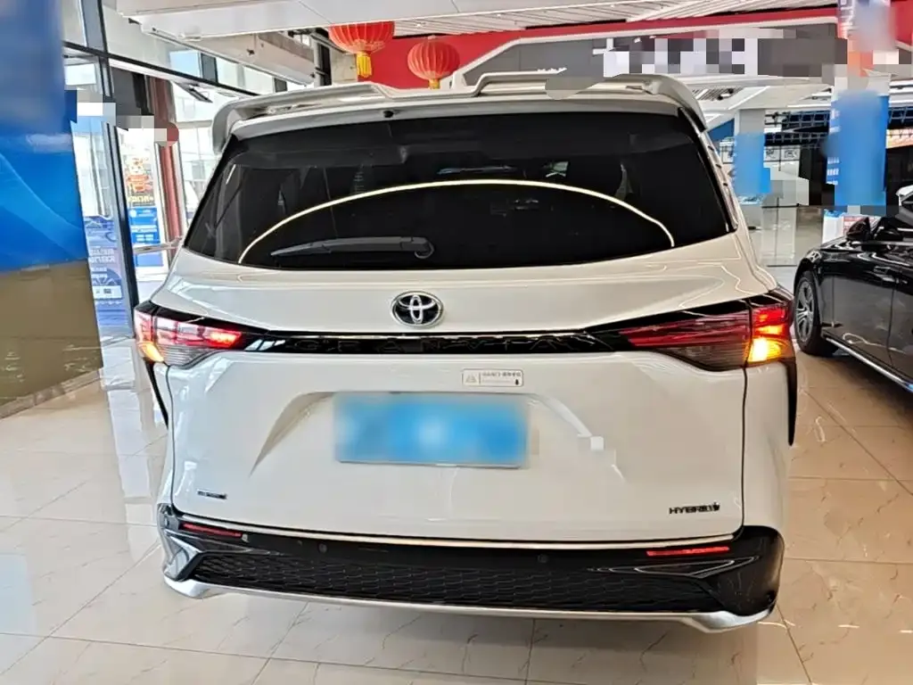 Toyota Granvia — фото 7