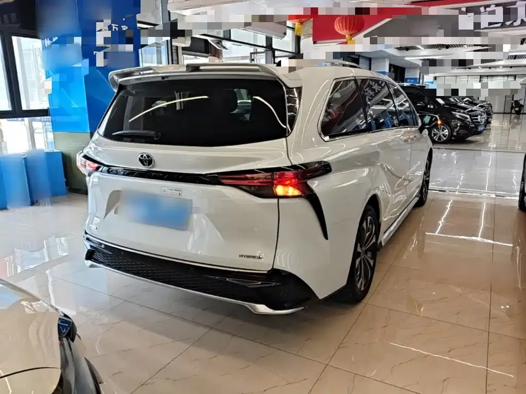 Toyota Granvia — фото 10