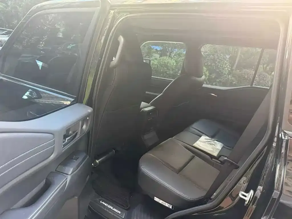 Toyota Prado — фото 6