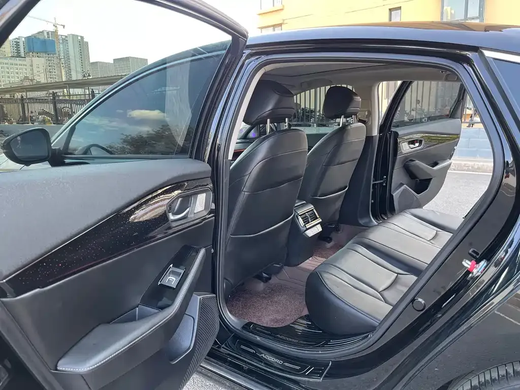 Honda Accord — фото 5