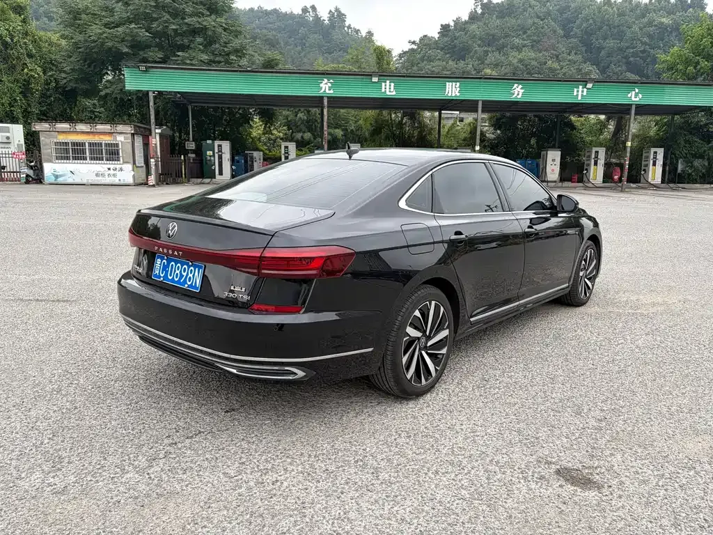 Volkswagen Passat — фото 8