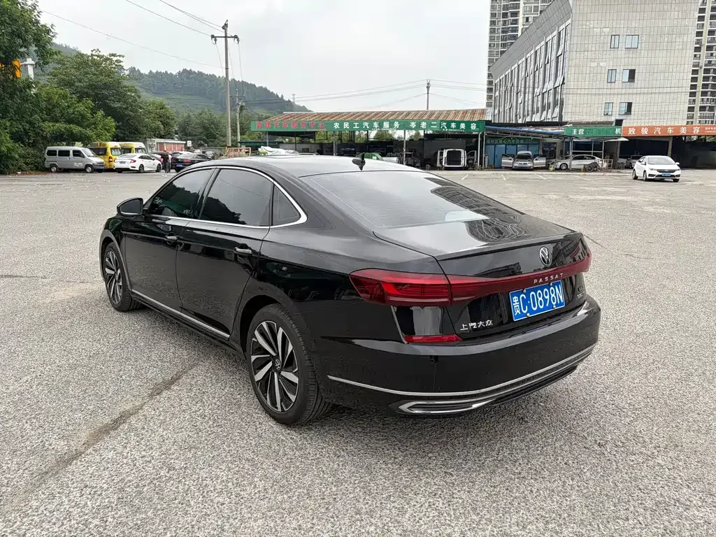 Volkswagen Passat — фото 4
