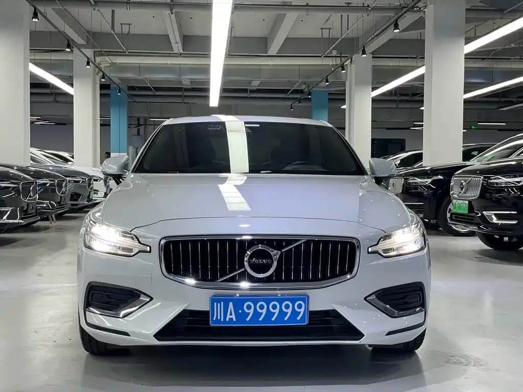 Volvo S60 — фото 4