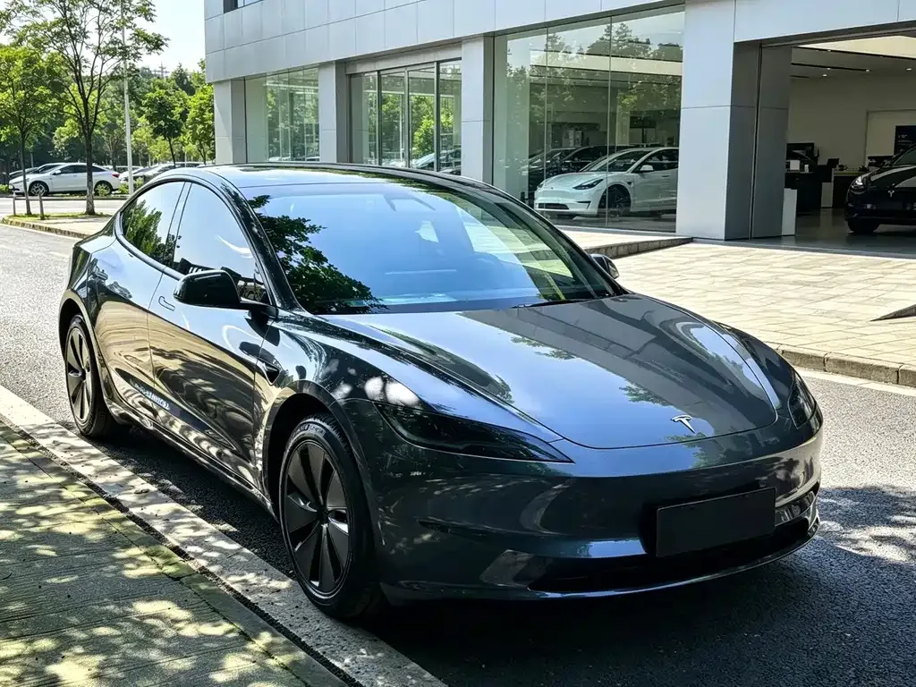 Tesla Model 3 — фото 6