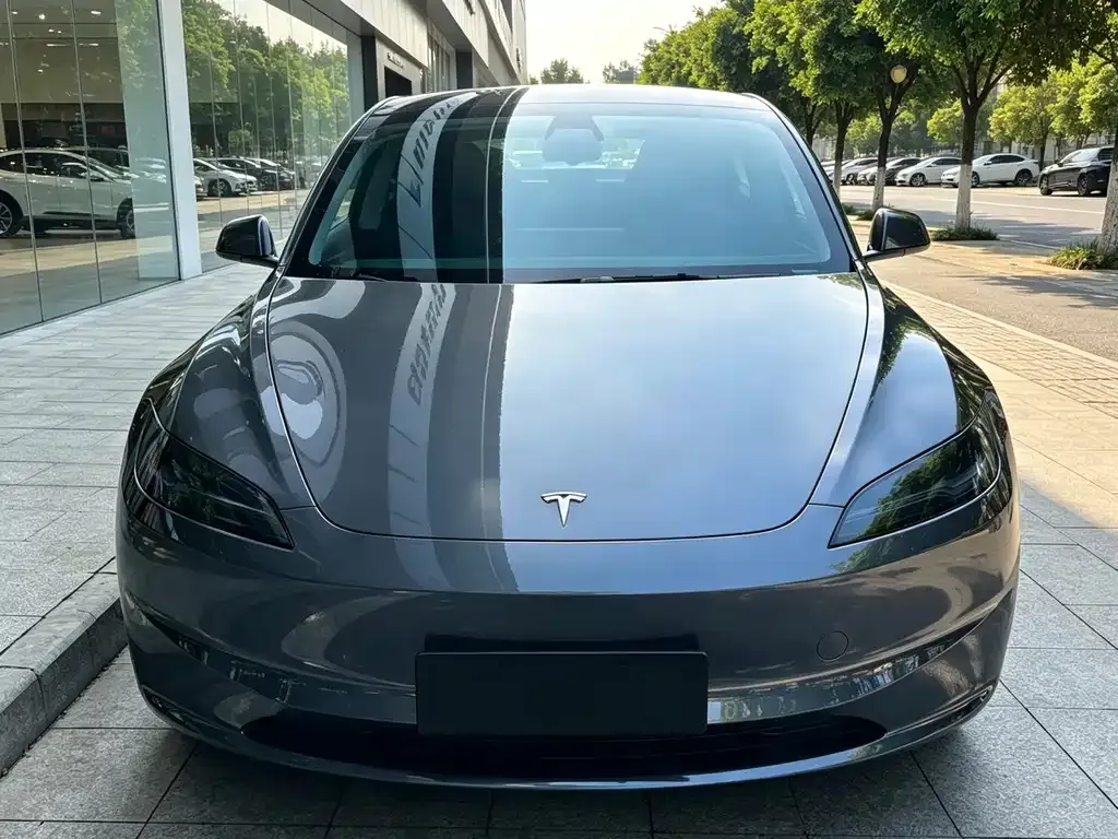 Tesla Model 3 — фото 5