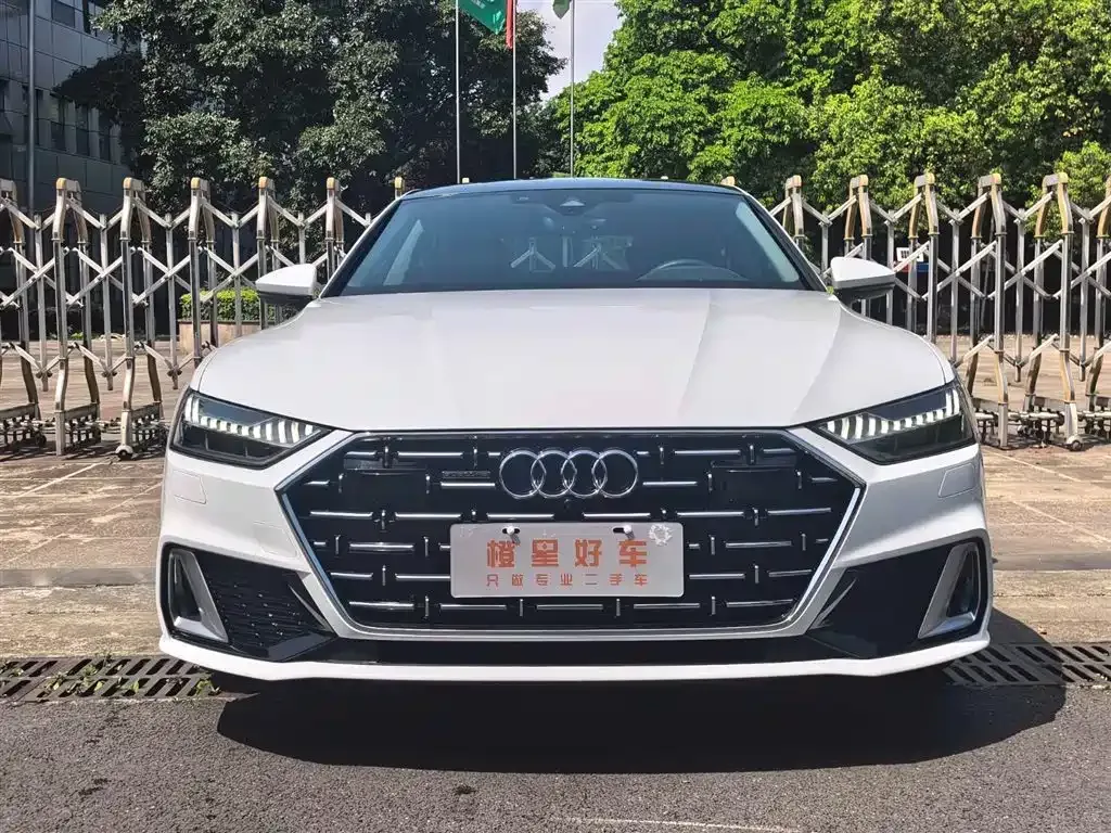 Audi A7L — фото 10