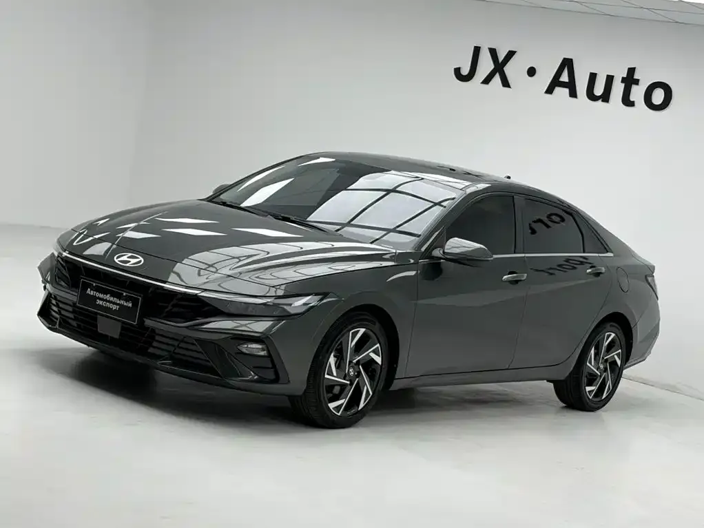 Hyundai Elantra — фото 1