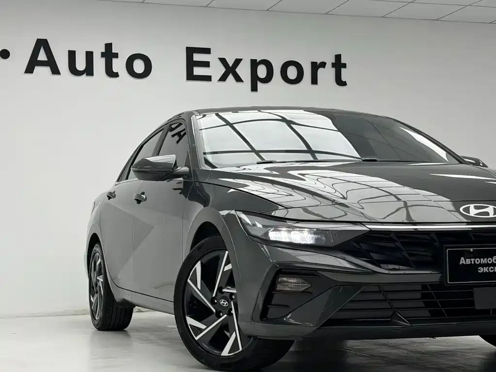Hyundai Elantra — фото 2