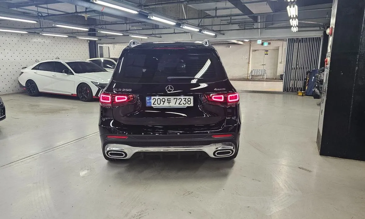 Mercedes-Benz GLB-Class — фото 4