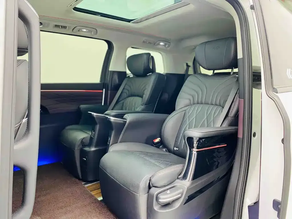 GAC Motor Trumpchi M8 — фото 9
