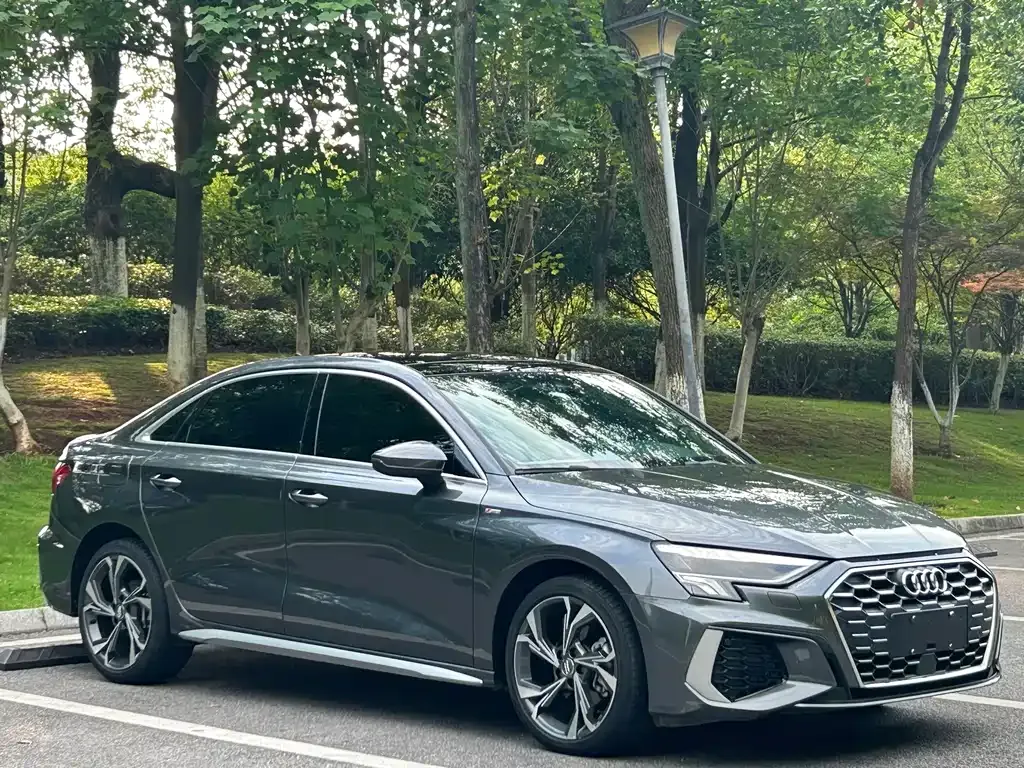 Audi A3 — фото 1