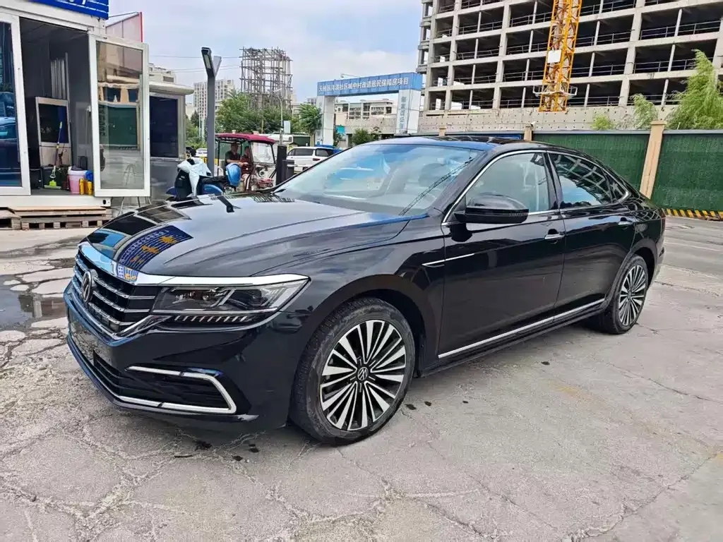 Volkswagen Passat — фото 1