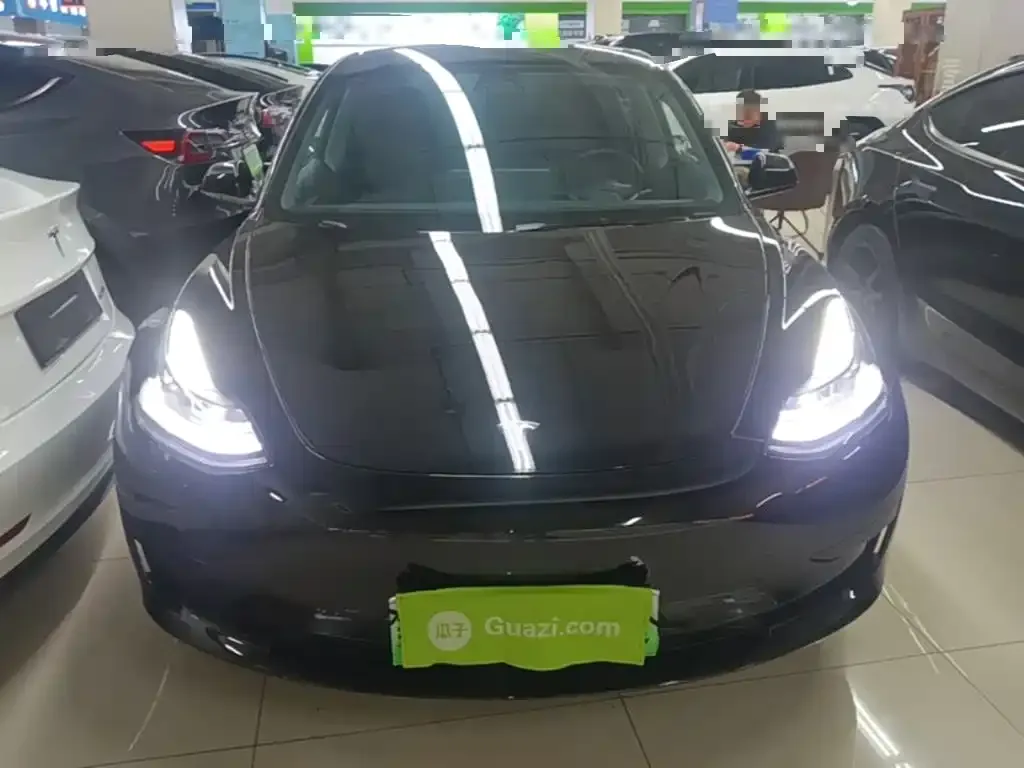 Tesla Model 3 — фото 3