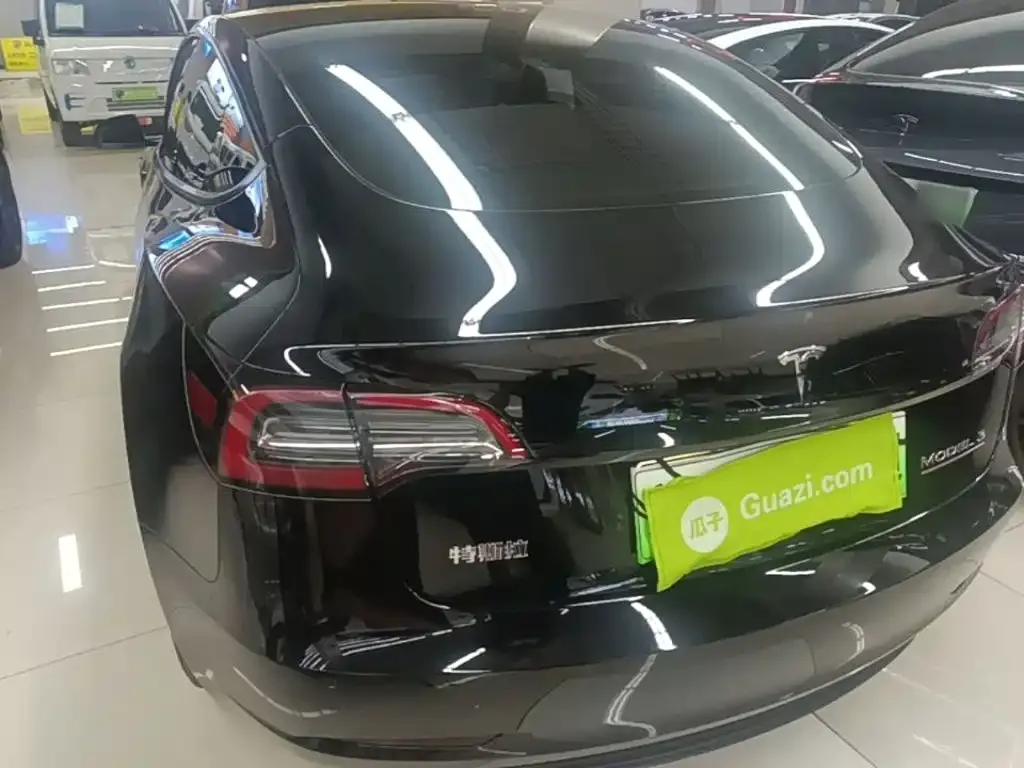 Tesla Model 3 — фото 4