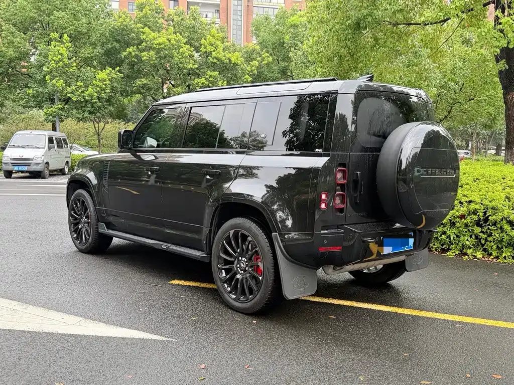 Land Rover Defender — фото 10