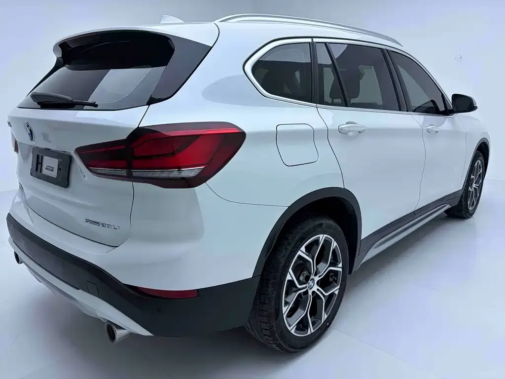 BMW X1 — фото 7
