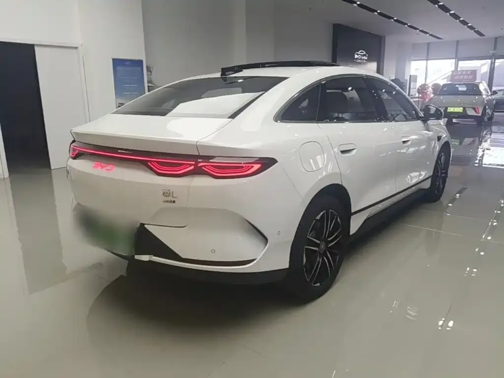 BYD Qin L — фото 10