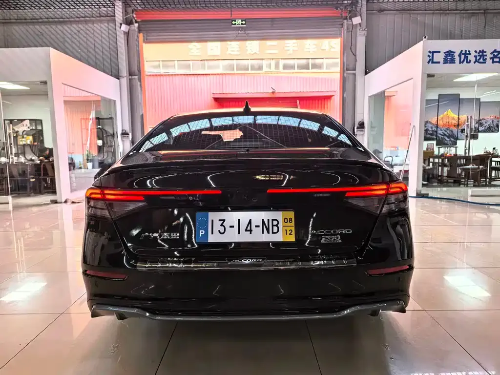 Honda Accord — фото 10