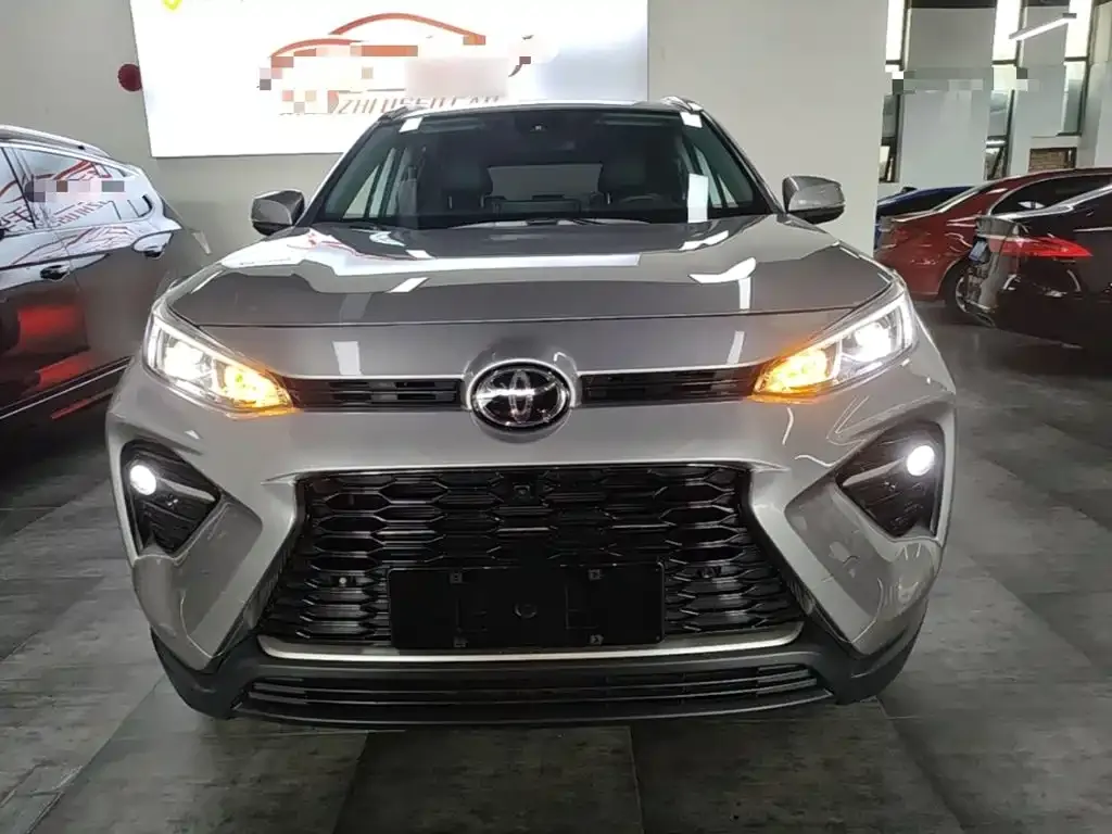Toyota Wildlander — фото 8