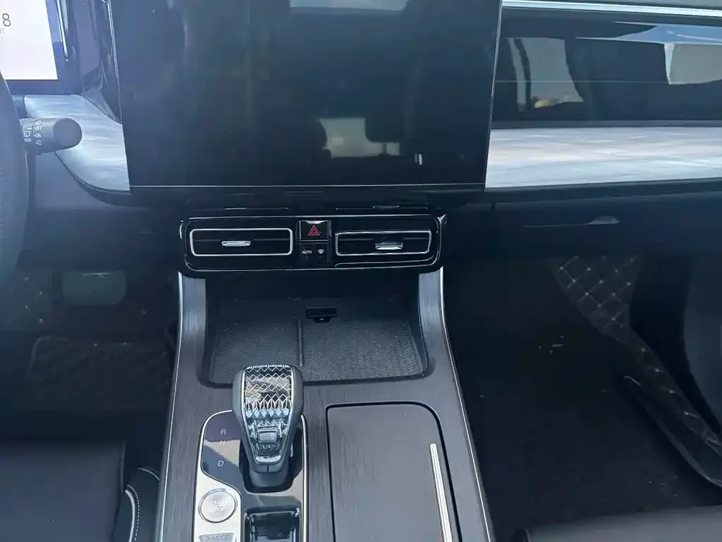 GAC Motor Trumpchi GS8 — фото 2