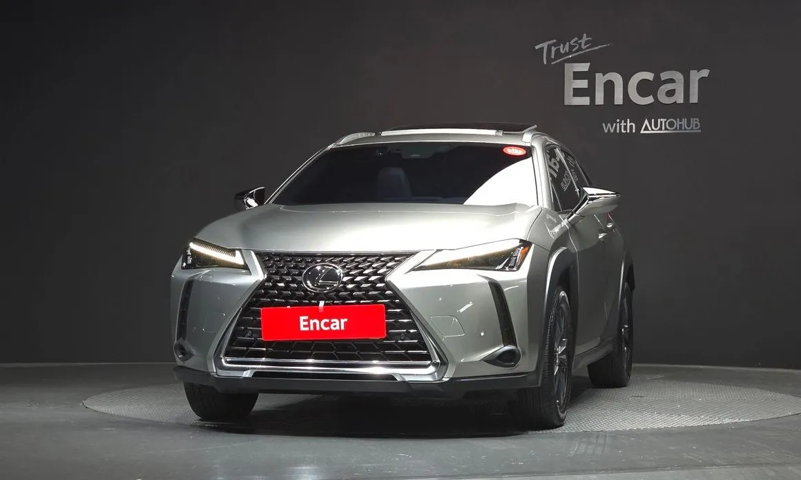 Lexus UX — фото 2
