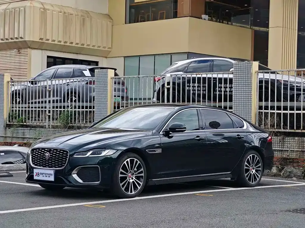Jaguar XFL — фото 1