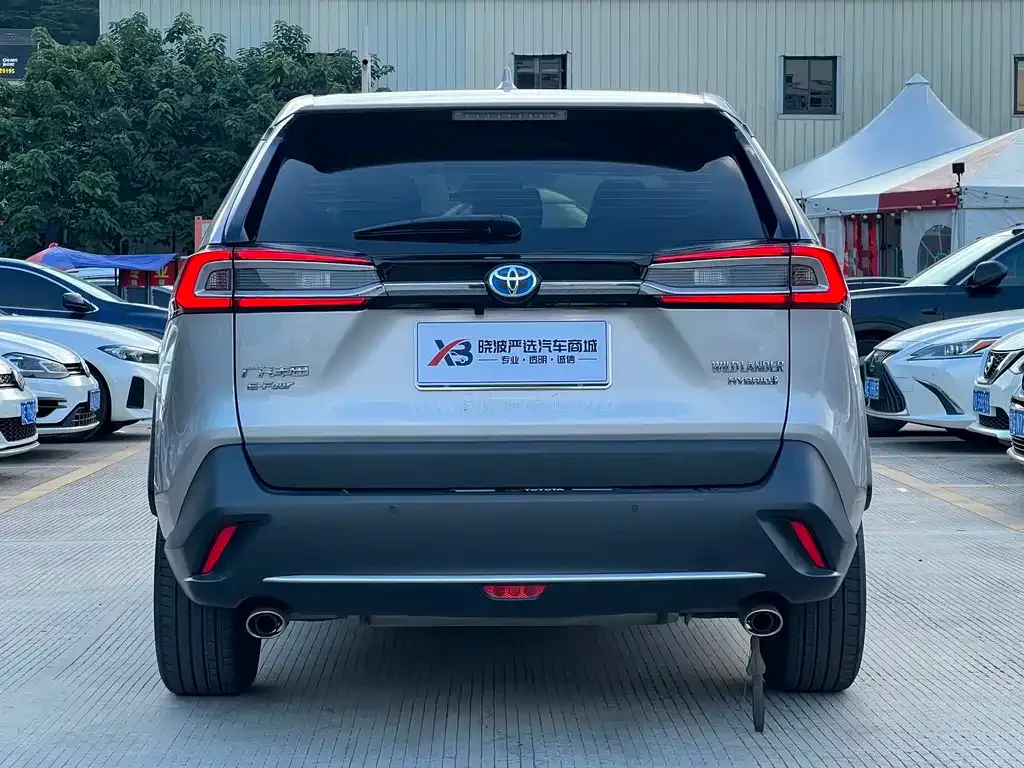 Toyota Wildlander — фото 10