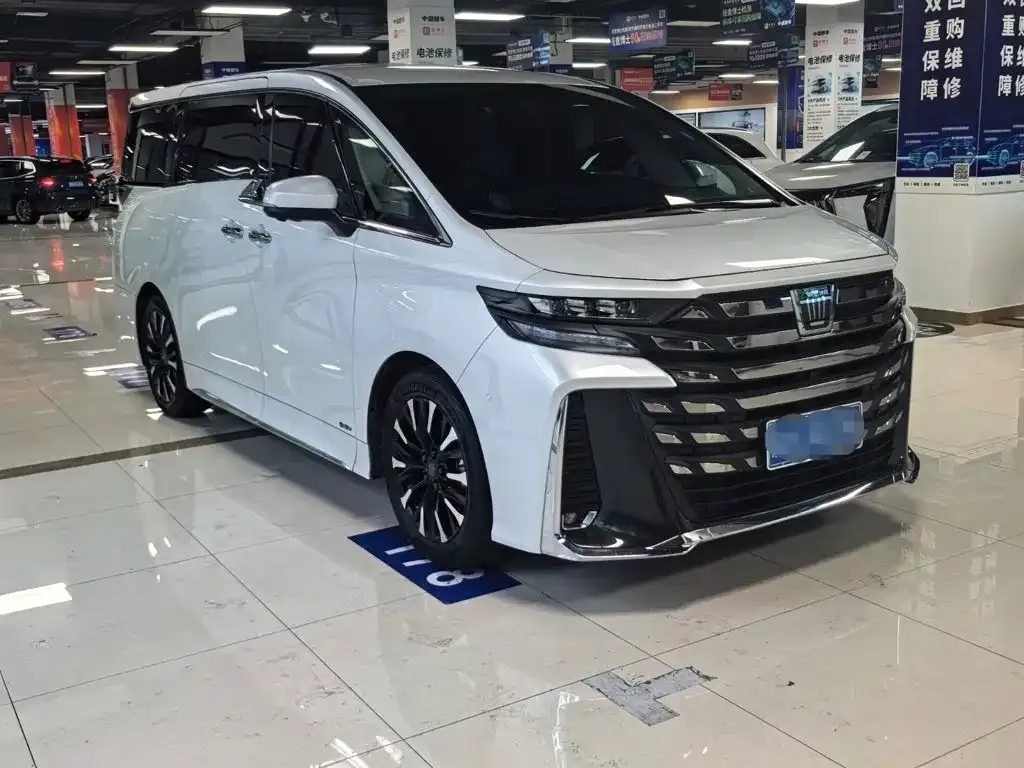 Toyota Vellfire — фото 10