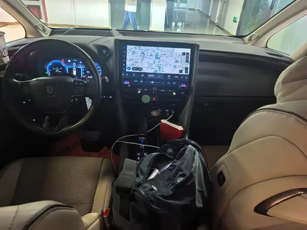 Toyota Vellfire — фото 6