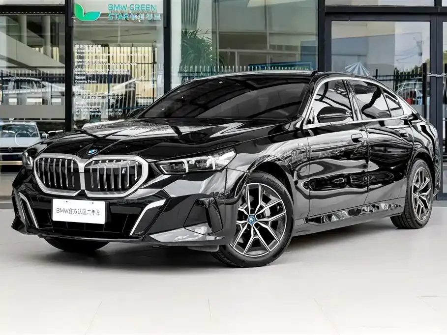 BMW i5 — фото 1