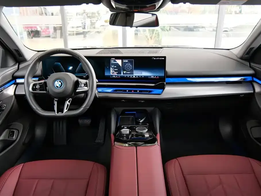 BMW i5 — фото 9