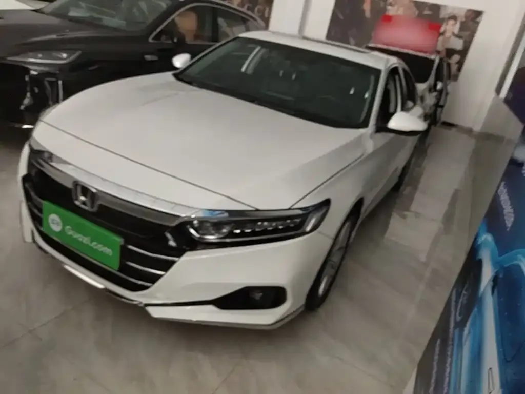 Honda Accord — фото 1