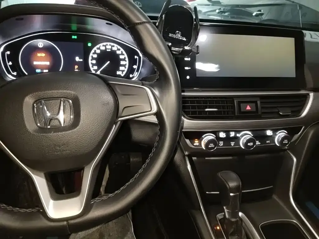 Honda Accord — фото 4