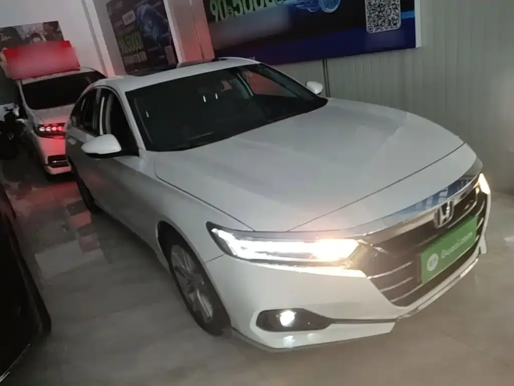 Honda Accord — фото 10