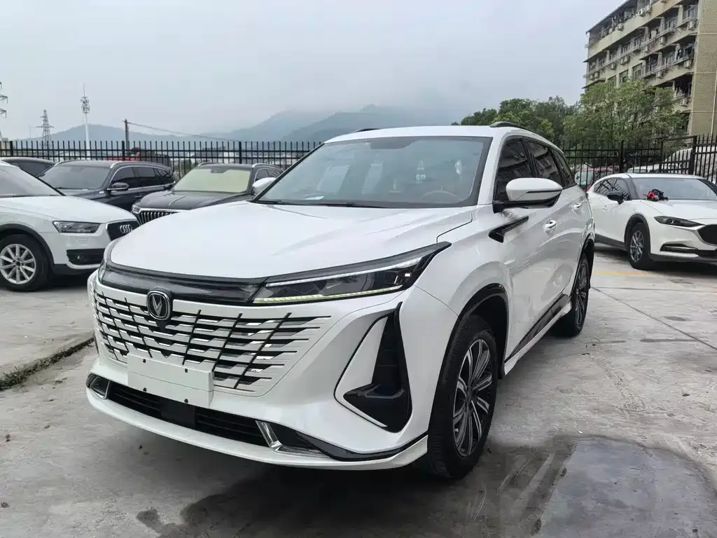 Changan CS75PLUS — фото 1