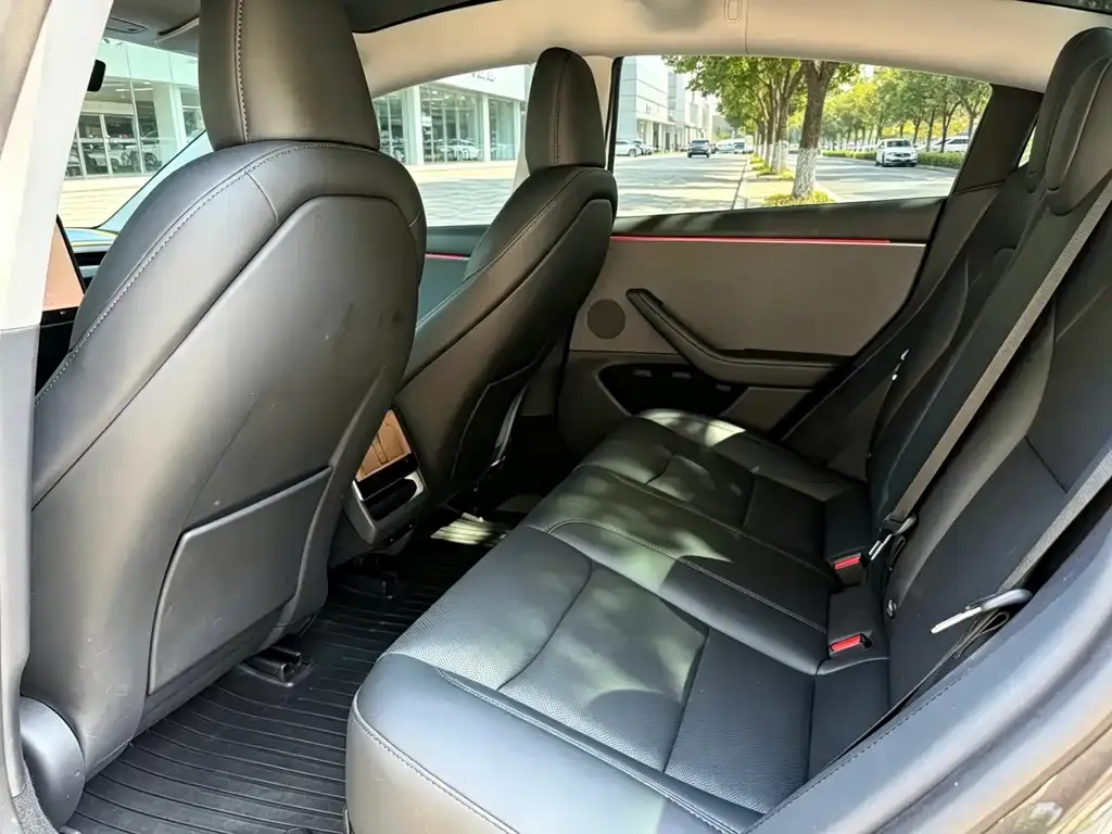 Tesla Model 3 — фото 5