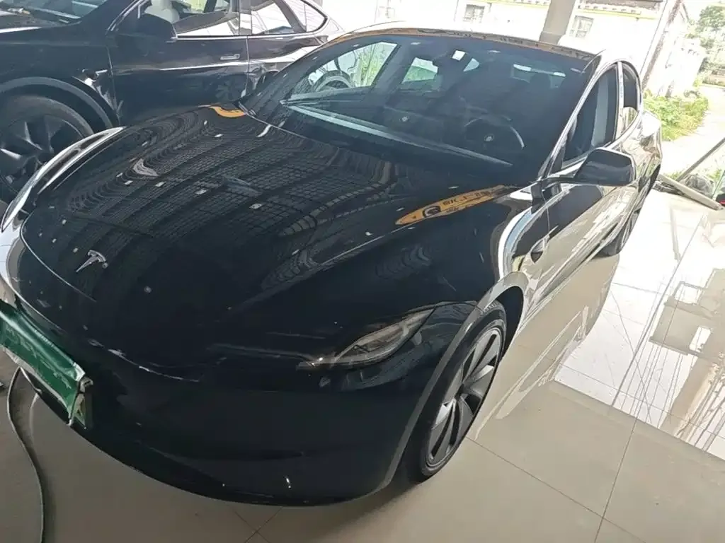 Tesla Model 3 — фото 10