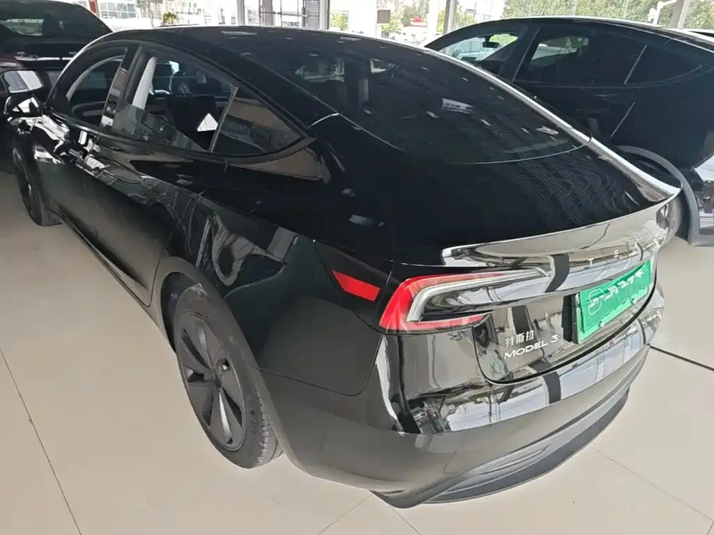 Tesla Model 3 — фото 6