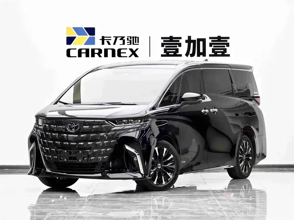 Toyota Alphard — фото 1