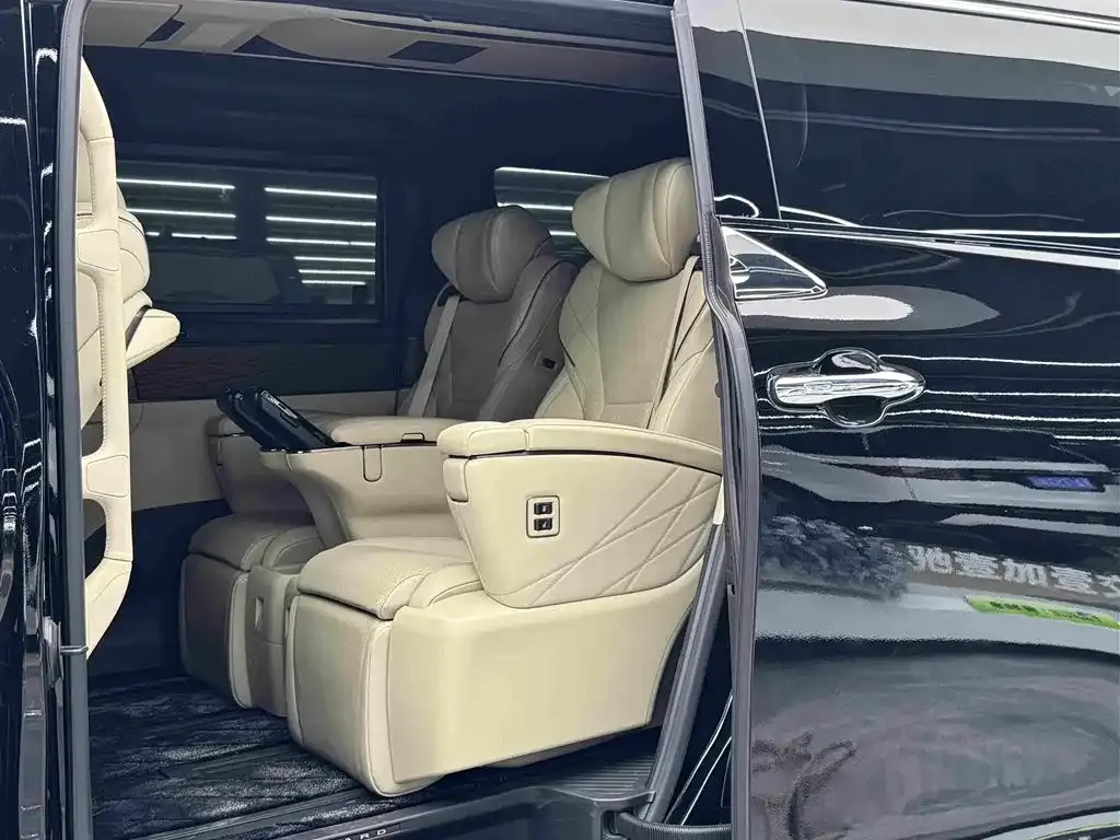 Toyota Alphard — фото 7