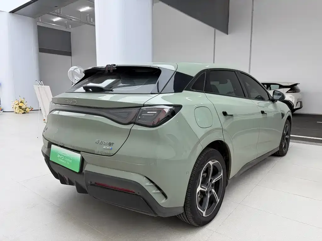BYD Seal 06GT — фото 10