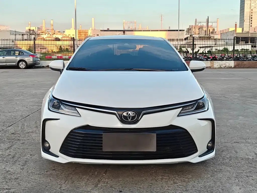 Toyota Corolla — фото 4
