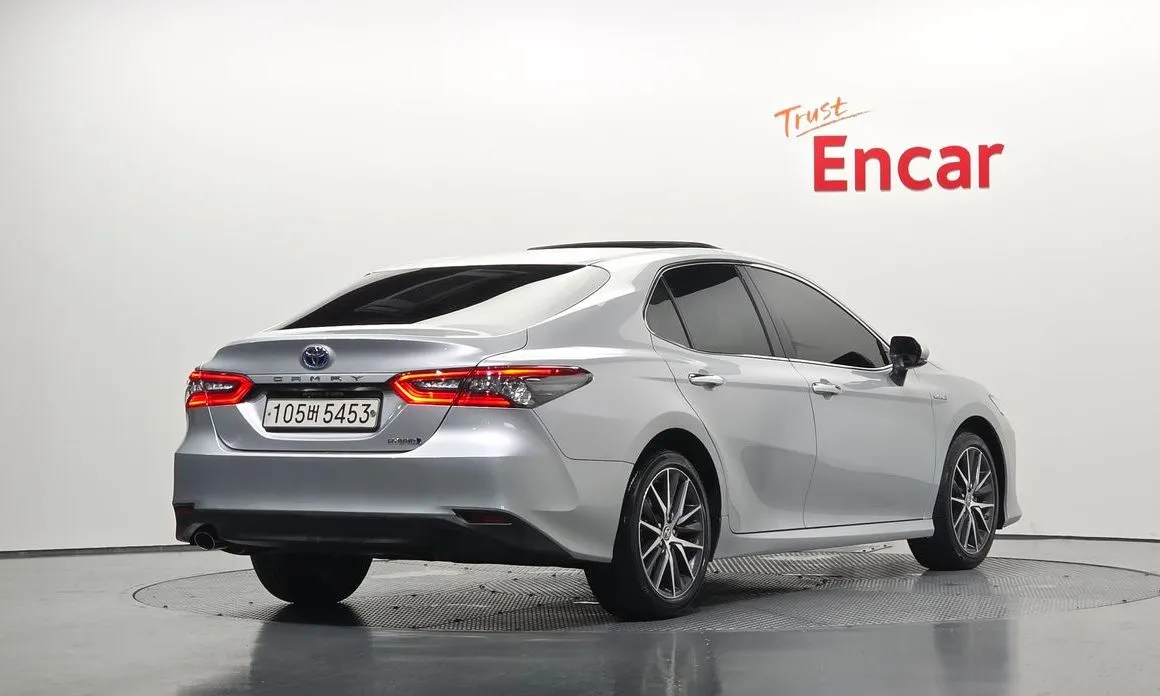 Toyota Camry — фото 3