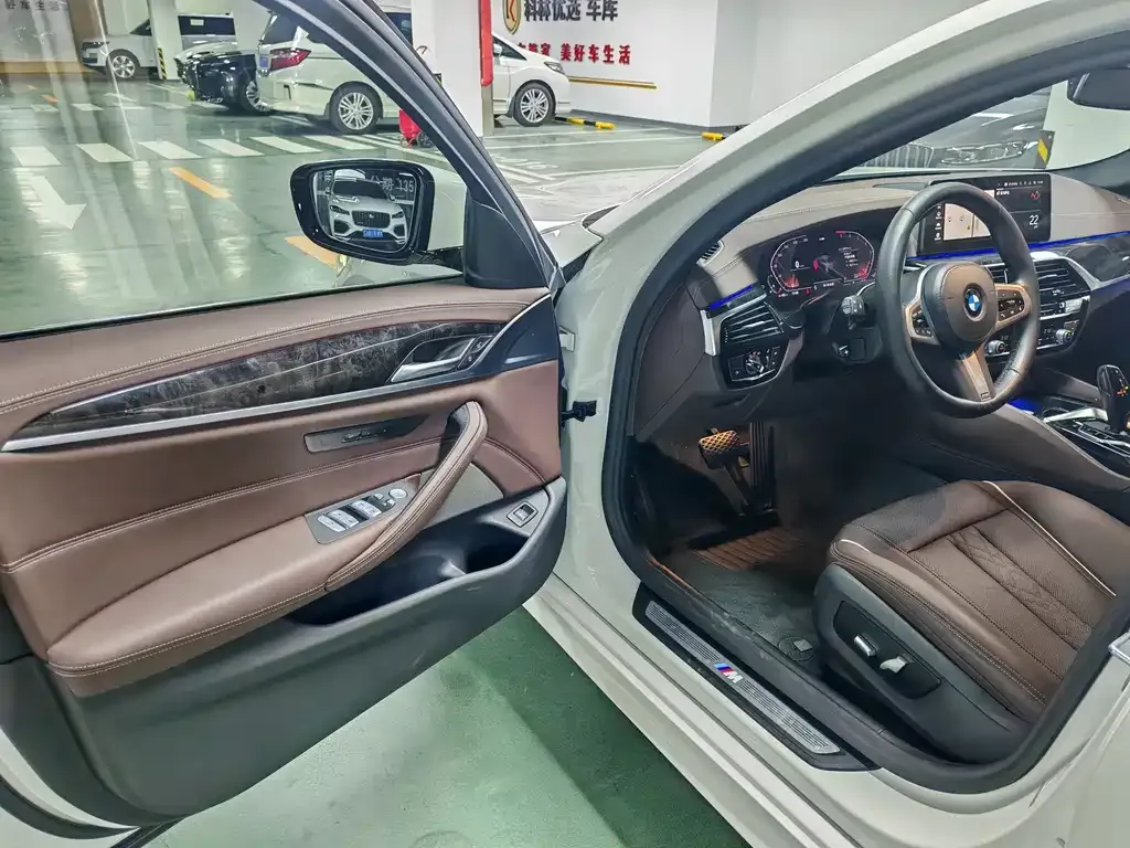 BMW 5 Series — фото 10
