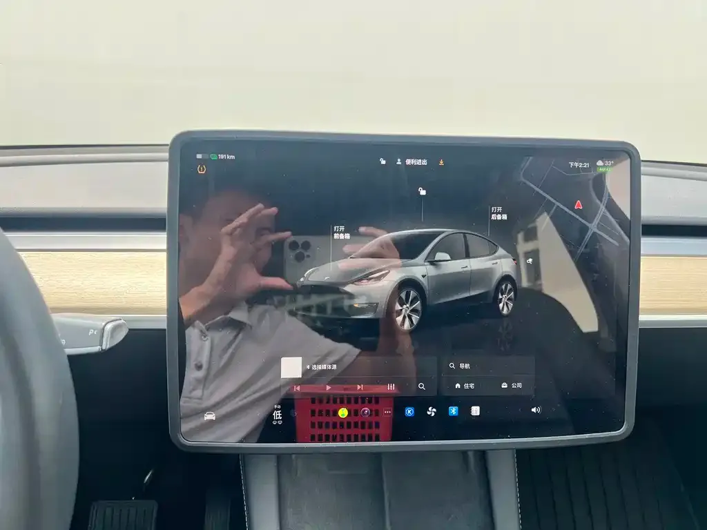 Tesla Model Y — фото 6