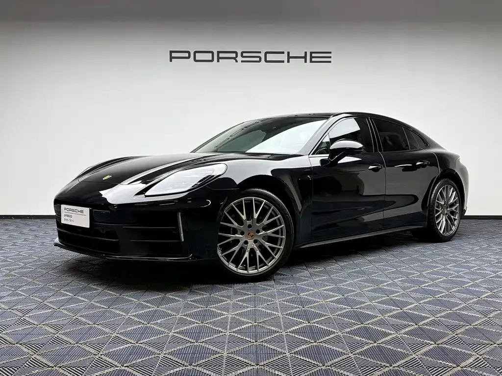 Porsche Panamera — фото 1