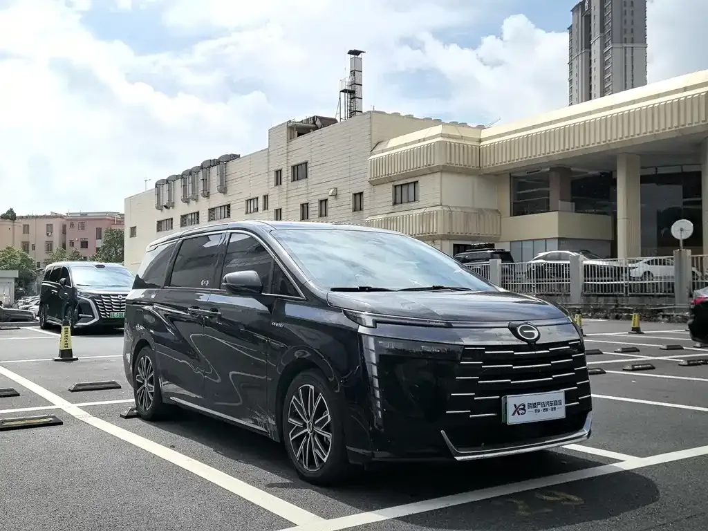 GAC Motor 传祺E8 PHEV — фото 3